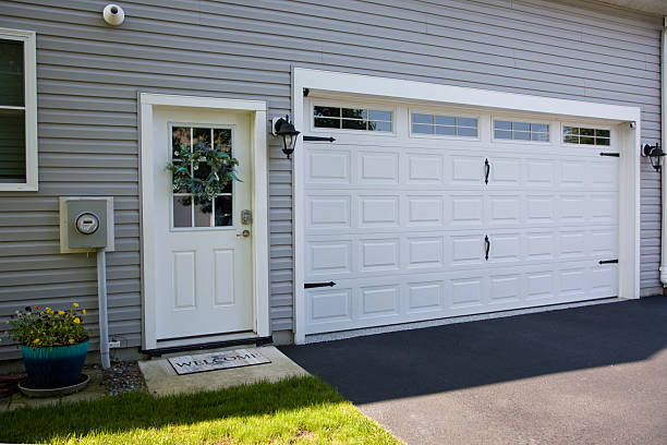 24/7 Emergency Garage Door Panel Replacement experts in Avon, PA